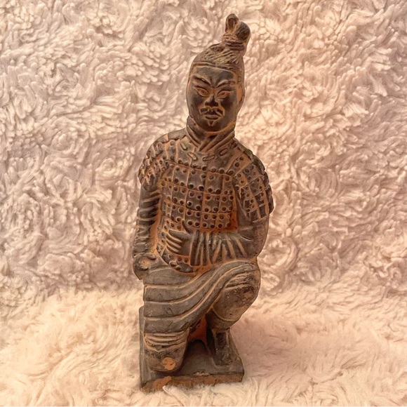 Vintage Chinese Terracotta Clay Warrior Army Soldier Kneeling 5 1/4” T 2 1/4” W - Picture 2 of 6